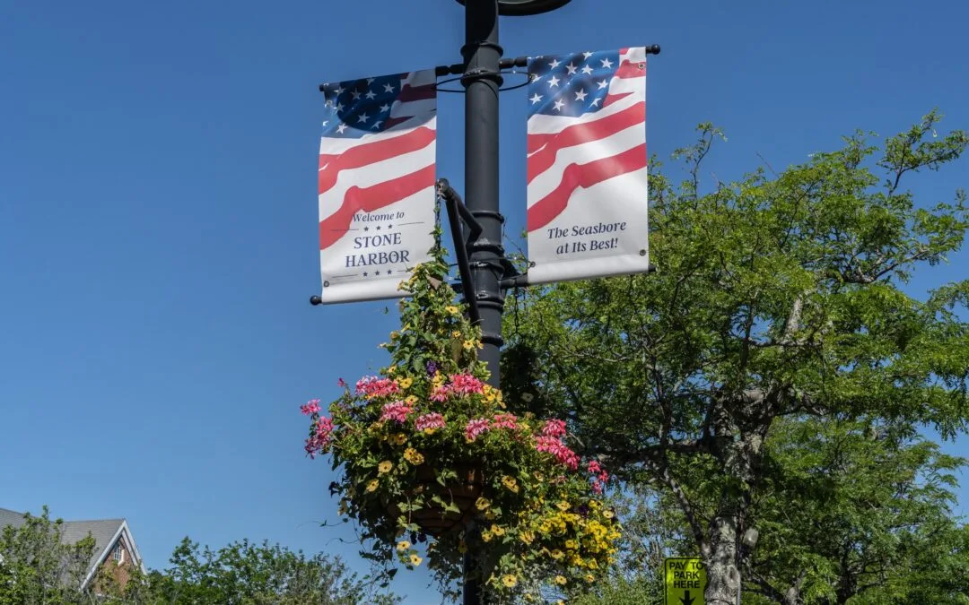 Just a short drive from The Cape Collection, downtown Stone Harbor is brimming with beachy charm and summer fun. Spend the day browsing coastal boutiques, grabbing ice cream at Springer’s, catching a movie at the Harbor Square Theatre, or dining alfresco along 96th Street. From paddleboard rentals to sunset strolls on the bay, this seaside town has everything you need for a perfect summer escape. 🛍️