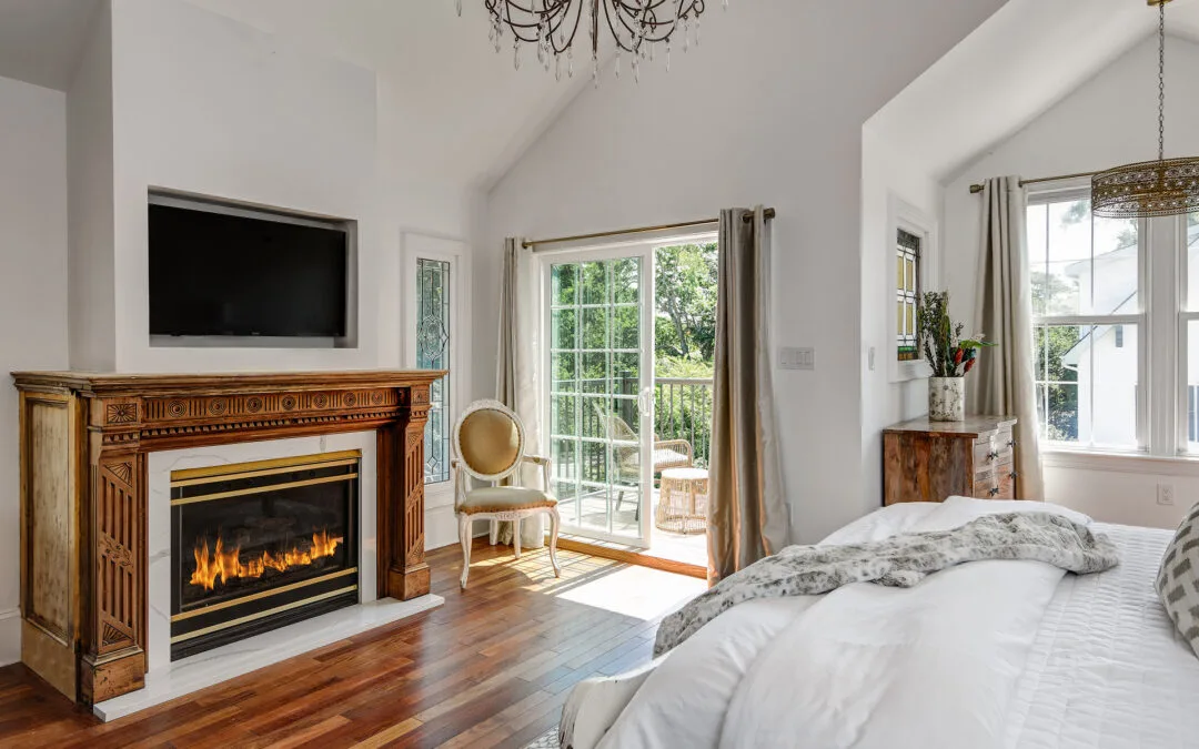 Stretch out in style. Our suites at The Peninsula offer room to breathe, space to gather, and details that make you feel at home. Perfect for families, friends, and wedding weekends. 🛏️